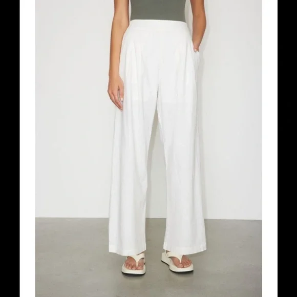 Dynamite Heidi Wide Leg Linen Pull-On
Pants, Bright White - Picture 7 of 9